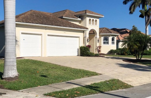 Eight Lakes Villa | Villa Lake View