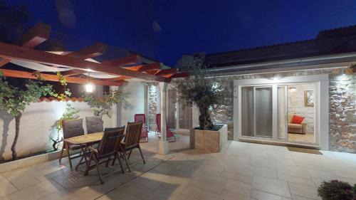 Betina Apartment | Villa Lantina