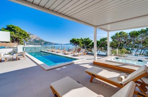 Duce Villa | Villa Largo