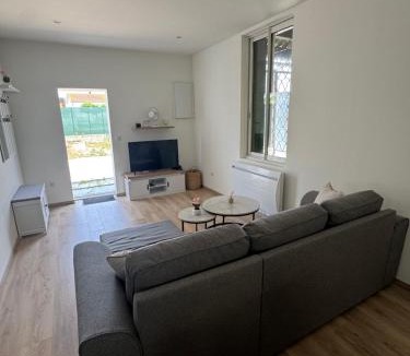 Croix de Pierre - Route d'Espagne House | Villa LARRIEU