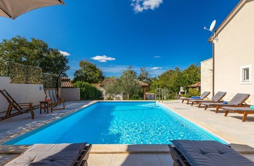 Beram House | Villa Lasa by Interhome