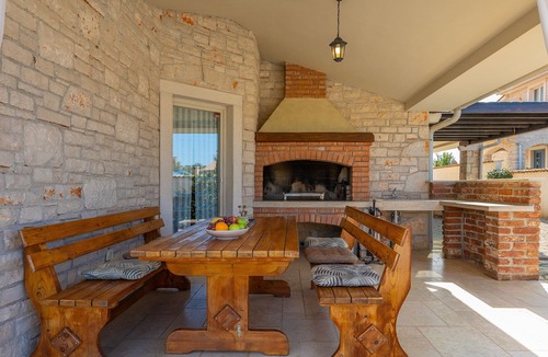 Gajana Villa | Villa Lavanda by Villas Guide