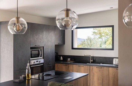 Reillanne Villa | Villa Lavandis - Quiet, private pool, Luberon