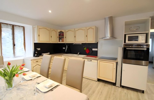 Saint Alban Auriolles Villa | Villa 'Le-joie' with Shared Pool, Wi-Fi, and Air Conditioning