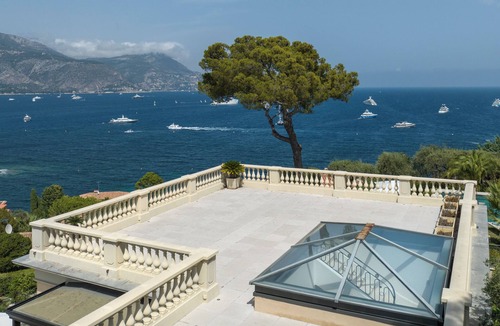 Saint-Jean-Cap-Ferrat Villa | Villa Les Dauphins