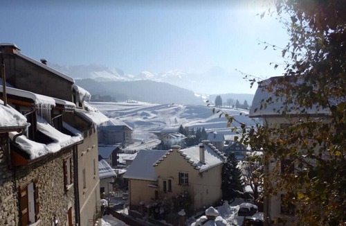 Villard-de-Lans Villa | Villa 'Le Koala' with Mountain View, Private Terrace and Private Garden