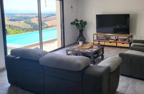 Unzent House | Villa Le Moulin