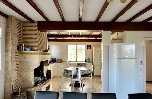 Aiguillon House | Villa Le Parc de Gouts – Your Spacious Estate with Heated Pool and Private Pond in Aiguillon