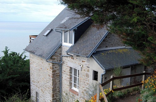 Champeaux Villa | Villa "Le Roc" des falaises, panoramic view, facing the bay of Mt St Michel