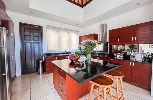 Ungasan Villa | Villa Leana - 4 Bedroom, family friendly inc. pool fence, cook and epic sunsets