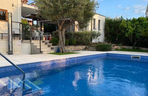 Okrug Donji Villa | Villa LeANN