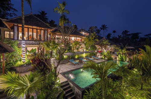 Taro Villa | Villa Lembah Damai