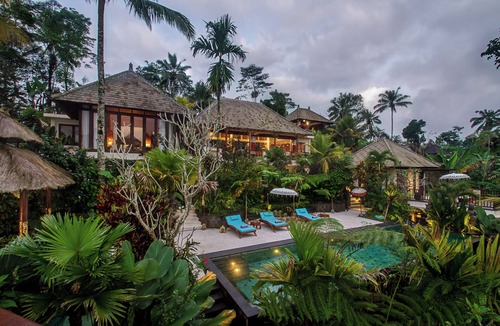 Taro Villa | Villa Lembah Damai