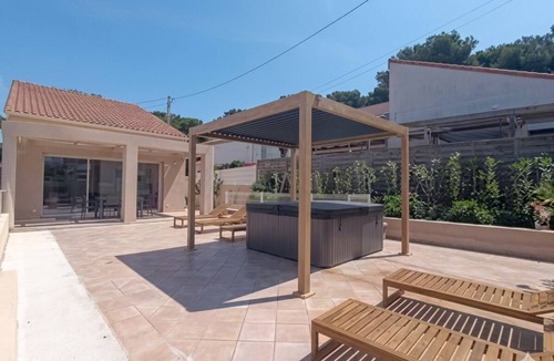 Les Sablettes Resort | Villa Les 2 Sœurs, jacuzzi, plage, parking privé, Climatisé pour 8 pers