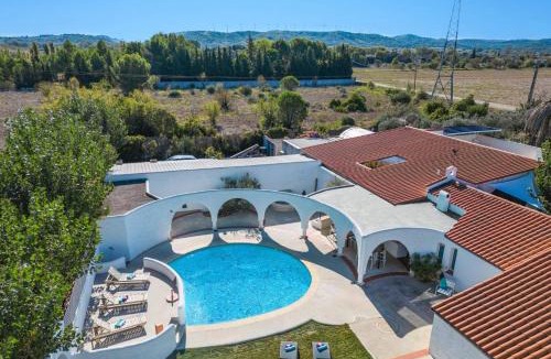 Raissac-d'Aude Villa | Villa Les Arches by Villa Plus