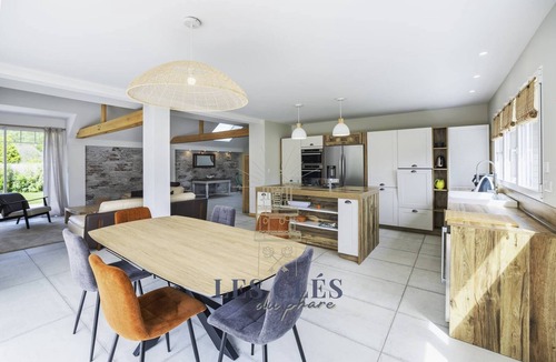 Trepied House | VILLA LES CERTAINS : Near dune.