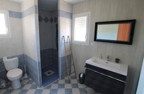 Talmont-Saint-Hilaire Villa | Villa Les Arts - spacious with heated indoor pool, sleeps 9
