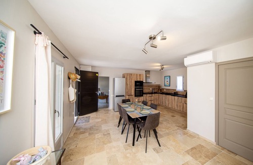 Mondragon Villa | Villa les Granges Blanches quiet stay and heated pool