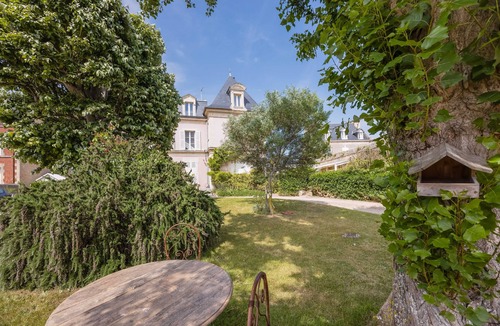Saint-Regnobert-de-la-Cote-de-Nacre Apartment | Villa Les Hirondelles - Appartement avec jardin front de mer