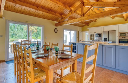 Landevieille Villa | Villa Les Hauts Du Lac : 15 pax, Pool, Spa, Pétanque & Lake