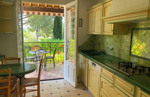 Volonne Villa | Villa Les Iris