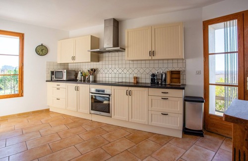 Azillanet Villa | Villa Les Juliannes by Villa Plus