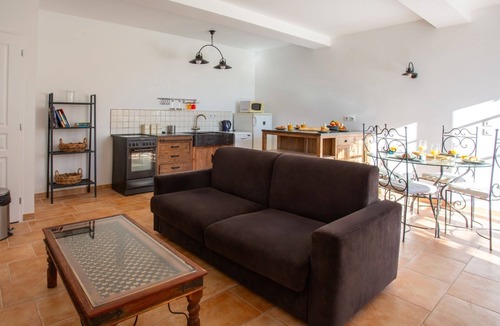 Azillanet Villa | Villa Les Juliannes by Villa Plus