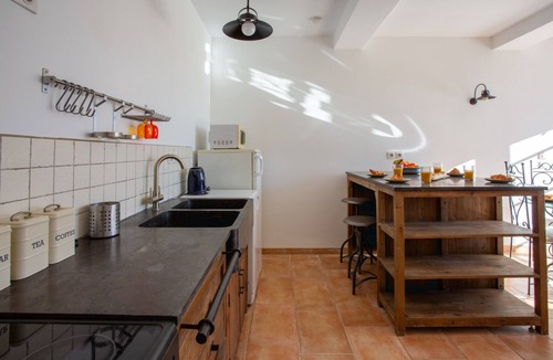 Azillanet Villa | Villa Les Juliannes by Villa Plus