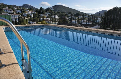 Monte Pego Ski Chalet | Villa LES PINS at Monte Pego