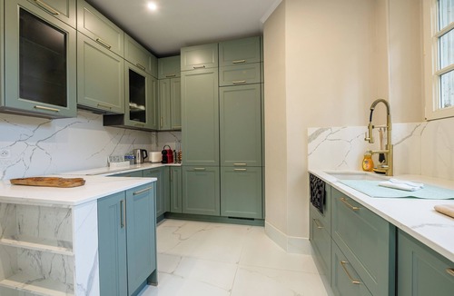 La Ferte-Gaucher Villa | Villa Les Roches - Comfort & Relaxation