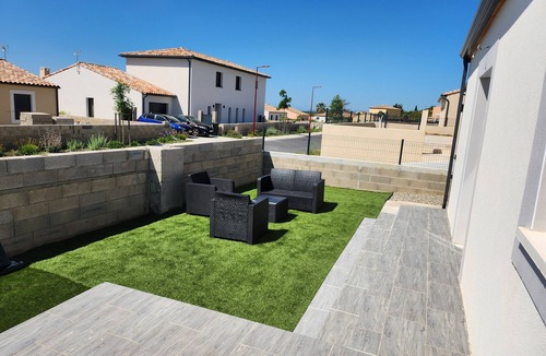 Capestang Villa | Villa les Terrasses du Canal