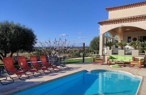 Loupian Villa | VILLA LES TROIS OLIVIERS