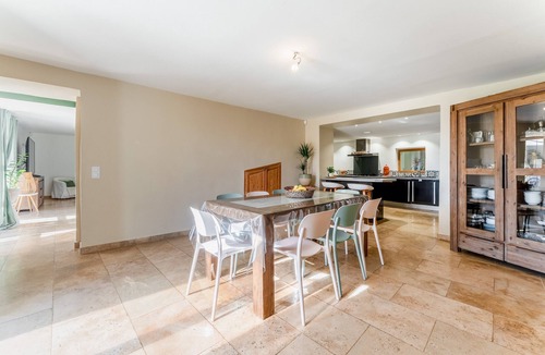 Camaret-sur-Aigues Villa | Villa 'Lila Mas' with Private Pool, Wi-Fi and Air Conditioning