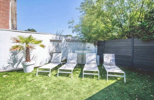 Mons-en-Baroeul Villa | Villa Lille Métropole, near old Lille, golf courses. sleeps 9 & garden