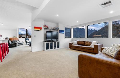 Frankton House | Villa Limni - Spa Pool