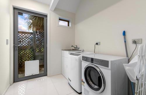 Frankton House | Villa Limni - Spa Pool