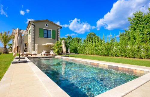 Kanfanar Villa | Villa Linnelle seaview- Rovinj, heated pool