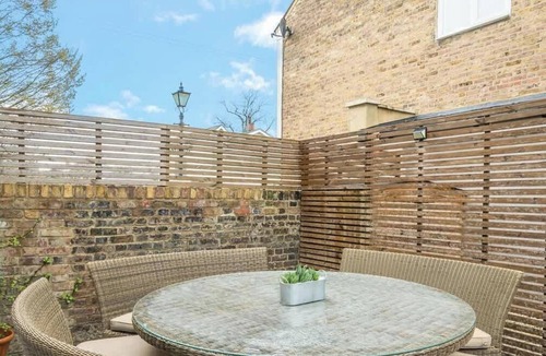 Windsor City Centre House | Villa Living by Lawsons