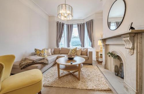 Windsor City Centre Apartment | Villa Living by Lawsons