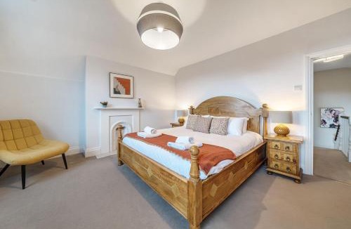 Windsor City Centre Apartment | Villa Living by Lawsons