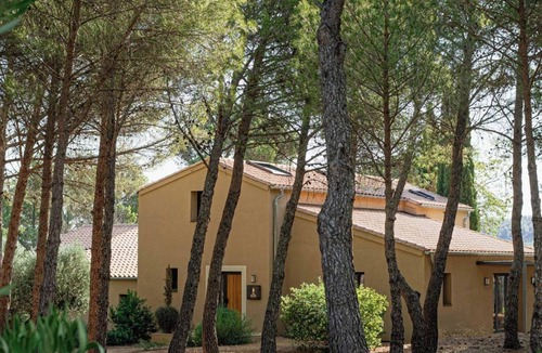 Portel-des-Corbieres Villa | Villa located on a wine-growing estate with restaurant & gym.