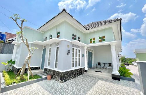 Kasihan Villa | Villa Lodji Tentrem Yogyakarta by Abiza