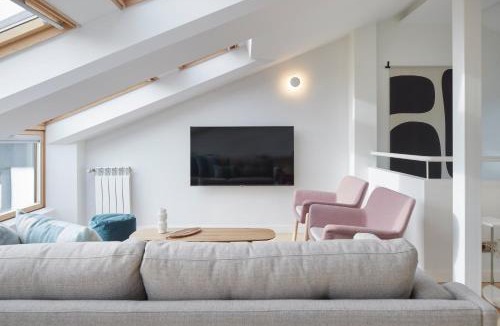 Antiguo Villa | Villa Loretopea by FeelFree Rentals