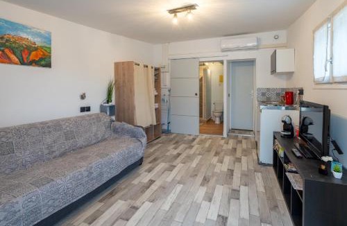 Loriol-du-Comtat Apartment | Villa Loriol du Comtat