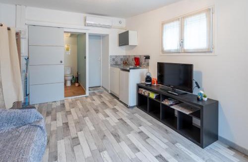 Loriol-du-Comtat Apartment | Villa Loriol du Comtat