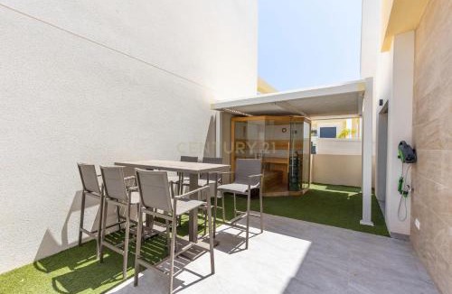 Los Montesinos Villa | Villa Los Angeles - Sauna & Pool