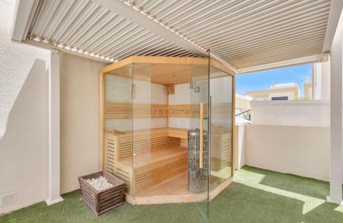 Los Montesinos Villa | Villa Los Angeles - Sauna & Pool
