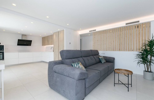 Pinos de Miramar Villa | VILLA LOS DADOS: 4 bedrooms, private pool, jacuzzi, and barbecue