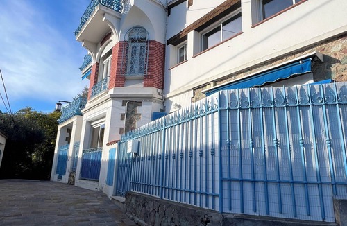Mandelieu-La-Napoule Apartment | Villa Louis Pierre :Apartment close to everything but in a quiet location!