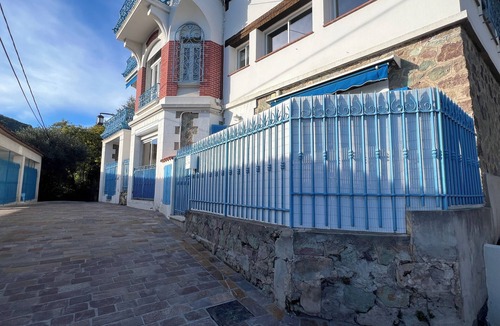 Mandelieu-La-Napoule Apartment | Villa Louis Pierre :Apartment close to everything but in a quiet location!